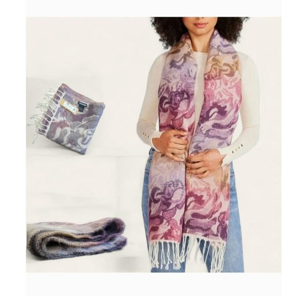 Steve Madden Women's Rose Jacquard Blanket Scarf Wrap Neckerchief XL 80"x20" NWT - Picture 1 of 5